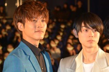 菅田将暉「泣いてる？」の問いに、松坂桃李「泣いてねえし！」と満面の笑み 画像