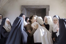 戦時下の修道女たちを救った実在の女医を名匠が映画化！『夜明けの祈り』 画像