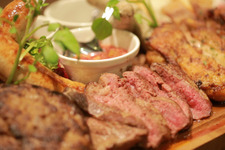 “進化した”肉料理専門店!? 「肉が旨いカフェ NICK STOCK 本町通店」 画像