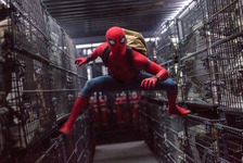 『スパイダーマン』高校生ヒーローの素顔とは!? 場面写真一挙解禁 画像