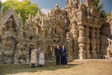 フランス郊外の美しい景色と家族の絆映し出す…『シュヴァルの理想宮』仏版予告 画像