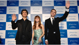『ジャンパー』ジャパン・プレミアにて　（左から）ダグ・リーマン監督、レイチェル・ビルソン、ヘイデン・クリステンセン