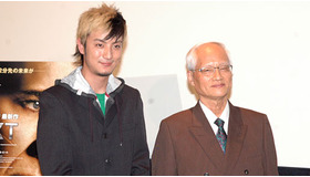 『NEXT −ネクスト−』公開記念イベントに登場した上地雄輔と福島寛氏。