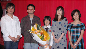 『コドモのコドモ』初日舞台挨拶。（左から）萩生田宏治監督、奥田民生、甘利はるな、麻生久美子、谷村美月。