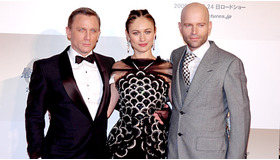 『007／慰めの報酬』ジャパン・プレミア。（左から）ダニエル・クレイグ、オルガ・キュリレンコ、マーク・フォースター監督。