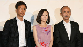 『余命』プレミア上映会にて（左より）椎名桔平、松雪泰子、生野慈朗監督