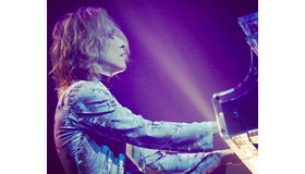 「X JAPAN」のYOSHIKI