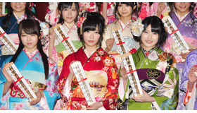 「AKB48」、「SKE48」、「NMB48」、「HKT48」新成人記念撮影会＆会見（左から、峯岸みなみ＆指原莉乃＆横山由依）