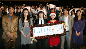 『Little DJ 〜小さな恋の物語〜』初日舞台挨拶にて（左から）石黒賢、村川絵梨、神木隆之介、福田麻由子、佐藤重幸、永田琴監督