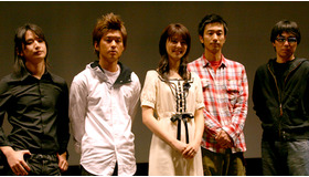 『雨の翼』完成披露試写会。左からKUMAMI、石田卓也、藤井美菜、眞島秀和、熊沢尚人