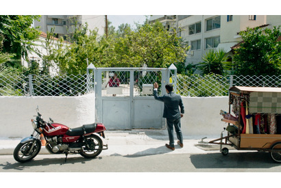 幸せを運ぶ移動式テーラーがギリシャの街を駆け抜ける！『テーラー　人生の仕立て屋』本編映像 画像