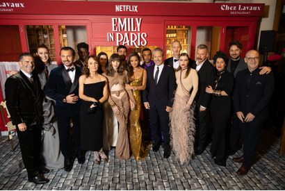 敗血症から回復中のアシュリー・パーク、「エミリー、パリへ行く」シーズン4への復帰を発表「待っていてくれてありがとう」 画像