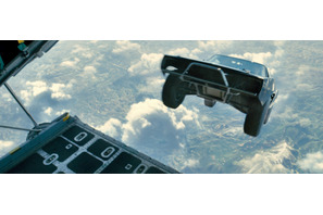 【特別映像】空から車がダイブ！ 『ワイスピ』最新作、大興奮の撮影風景も公開 画像