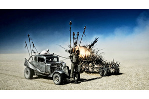 【予告編】トム・ハーディ、砂漠で激闘！『マッドマックス 怒りのデス・ロード』 画像