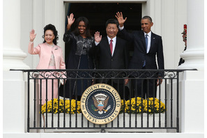 オバマ大統領夫人、カスタムメイドの3.1 フィリップ リム着用の華麗なファッションを披露！ 画像