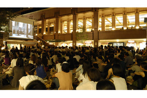 夏の映画デートにおススメ！　野外上映「スターライトシネマ2009」開催　 画像