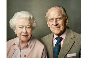 エリザベス女王、夫・フィリップ殿下との結婚69周年を祝う 画像