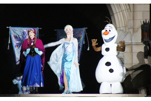 【ディズニー】アナ雪の季節到来！一夜限りのセレモニーでアナ＆エルサがパークに降臨 画像