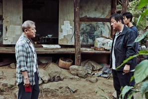 【特別映像】國村隼、裸で生肉を食べた!? 衝撃の怪演『哭声／コクソン』 画像