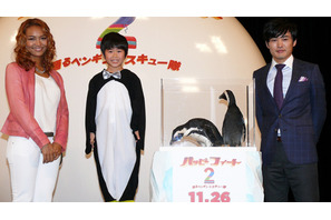 鈴木福、本物のペンギンに「可愛い！」ひとり＆クリスタル・ケイ“父母”も目を細める 画像