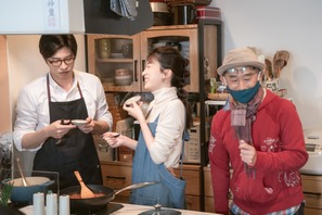 田中圭、“娘”永野芽郁のため料理に挑戦＆「旅立ちの日に」熱唱も『そして、バトンは渡された』 画像