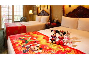 香港ディズニーランドのチャイナドレスのミッキー＆ミニーのぬいぐるみを1名様にプレゼント 画像