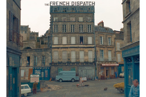 フランス・アングレームの街全体がこだわりの撮影所『フレンチ・ディスパッチ』メイキング入り特別映像 画像