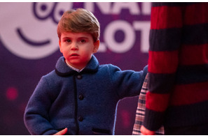4歳の誕生日を迎えたルイ王子の記念写真が公開に 画像