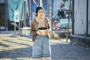 三浦透子、宮藤官九郎作品に初出演「季節のない街」繊細な表情や佇まいの演技に注目 画像