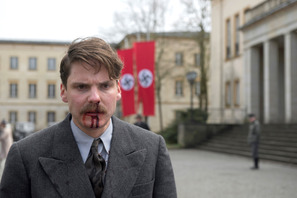 ダニエル・ブリュール「この映画を誇りに思う」 『ヒトラーへの285枚の葉書』出演を語る