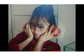 満島ひかり、Chara×岸田繁の豪華コラボMVに出演！「こんな彼女いたら…」