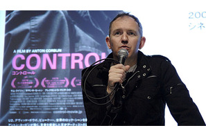 世界最高のロック写真家、アントン・コービン　初監督作『コントロール』を語る