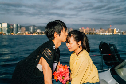 白間美瑠＆永田崇人、船上プロポーズにキス…サプライズ尽くしの新婚旅行「私たち結婚しました5」 画像