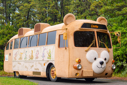 【ディズニー】ふわふわ生地の「ダッフィーバス」がやって来る！特別仕様のバス展示、5月5日より各地で開催 画像