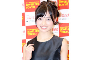 【ジュエリー・ベスト・ドレッサー賞】橋本環奈、歴代“最年少”受賞でハニカミ笑顔 画像