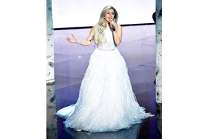 【第87回アカデミー賞】レディー・ガガ、純白ドレスで『サウンド・オブ・ミュージック』を熱唱！ 画像