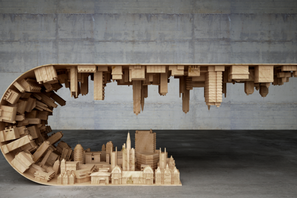 テーブルの下に広がる都市!?重力を無視したデザイン「ステリオス・モーサリス」 画像