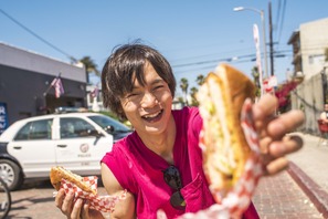 窪田正孝、LA旅の超絶ナチュラルな姿が満載！ 写真家・齋藤陽道コラボカレンダー第2弾発売 画像