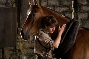 スピルバーグに発掘された新星『戦火の馬』ジェレミー・アーヴァインが語る馬との“絆” 画像