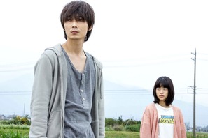 綾野剛＆杉咲花、傷を負った2人が出会う…佐藤浩市は悲痛な表情『楽園』場面写真 画像