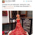 ガガのようなブロンドヘアの人形に“生肉ドレス”のごとく、巻き付けられている写真-(C)Twitter
