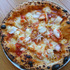 「海の幸とアメリケーヌソースのピザ」1,900円（税別）／「jun サントロペ」