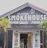 シーフードやパテを販売するマプアワーフの「The Smokehouse」