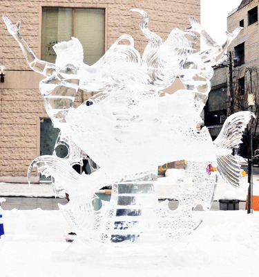 ディズニー社員が作り上げた氷彫刻／作品名「海と共に」