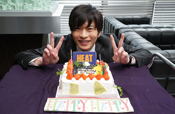 田中圭／「HEAT」撮影現場にて誕生日サプライズ