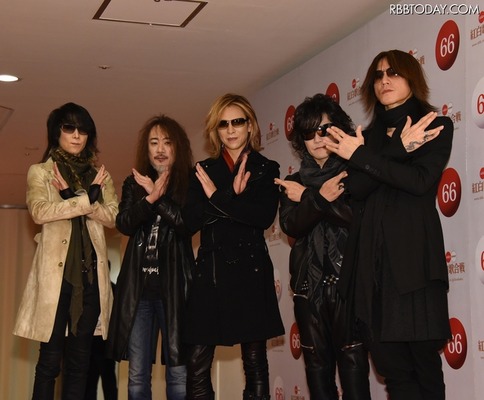 X　JAPAN（左から2人目がPATA）【写真：竹内みちまろ】