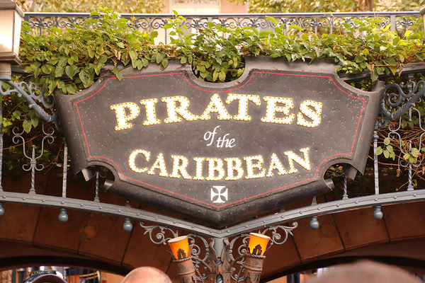 カリフォルニア ディズニーランド・リゾートのディズニーランド・パークにある「カリブの海賊」