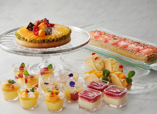 横浜ベイシェラトン ホテル&タワーズ＿ナイトタイムスイーツブッフェ「Sweets Parade」「桃とマンゴー」フェア開催