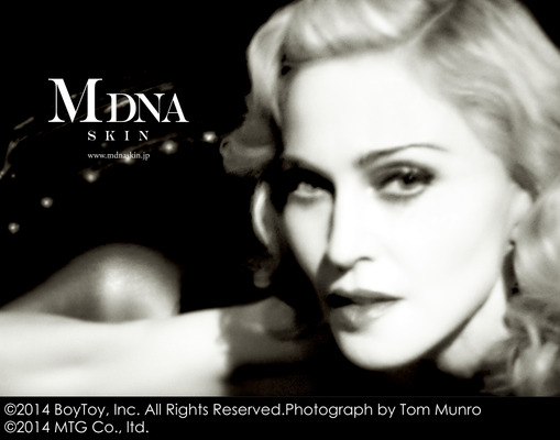 「MDNA SKIN」-(C)2014 BoyToy, Inc. All Rights Reserved.／Photograph by Tom Munro／(C)2014 MTG Co., ltd.