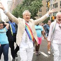 同性婚合法の判決後のゲイ・パレードにイアン・マッケランらが参加・画像